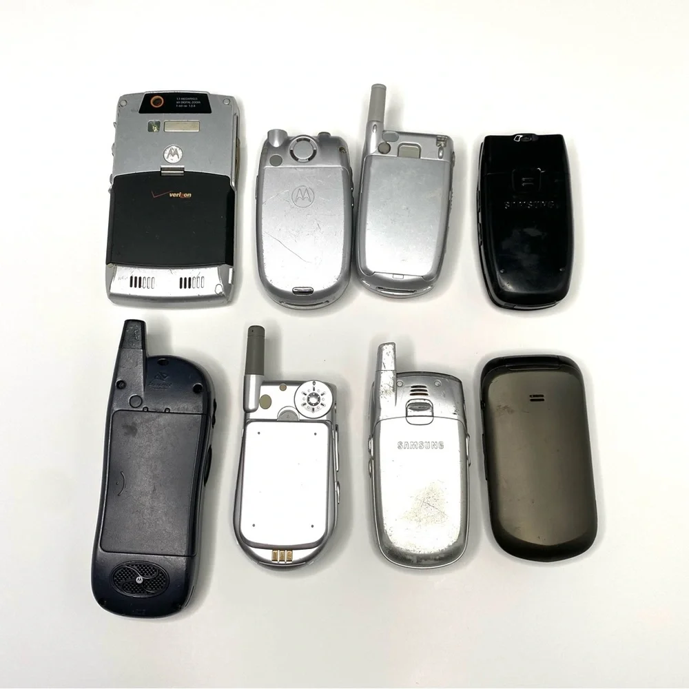LOT OF 8 USED SAMSUNG CELL PHONES FLIP PHONES FOR PARTS ONLY! AS IS